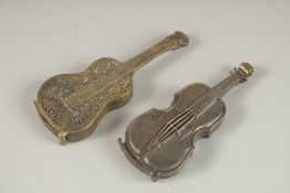 A PAIR OF BRASS VIOLIN VESTA CASES. 7cms.