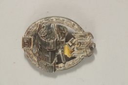 A GERMAN WWII TANK BADGE.