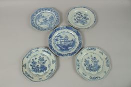 FIVE CHINESE BLUE AND WHITE PORCELAIN PLATES, (5).