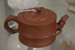 A Chinesse Yixing teapot.