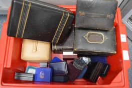 A quantity of various jewellery boxes.