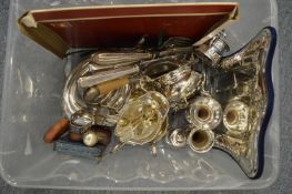 A quantity of plated items.