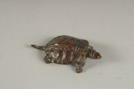 A JAPANESE BRONZE TURTLE. 2.25cms.