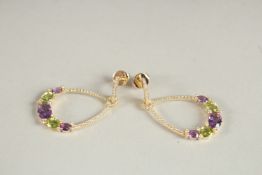 A PAIR OF 18CT YELLOW GOLD, DIAMOND, PERIDOT AND AMETHYST HOOP EARRINGS.