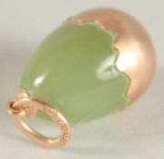 A RUSSIAN 14CT GOLD AND JADE EGG PENDANT.