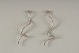 A PAIR OF SILVER MODERNIST DROP EARRINGS.