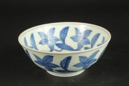 A CHINESE BLUE AND WHITE FLORAL BOWL. 19cms diameter.