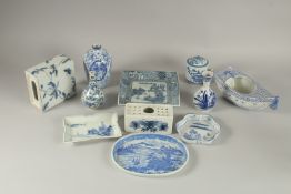 A COLLECTION OF BLUE AND WHITE PORCELAIN ITEMS, (qty).