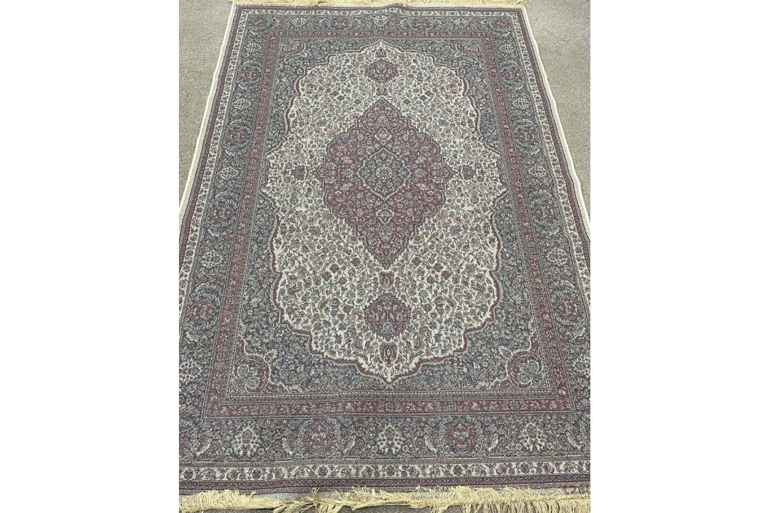 Ivory ground Persian carpet with traditional medallion design 230cm by 160cm - Image 3 of 3