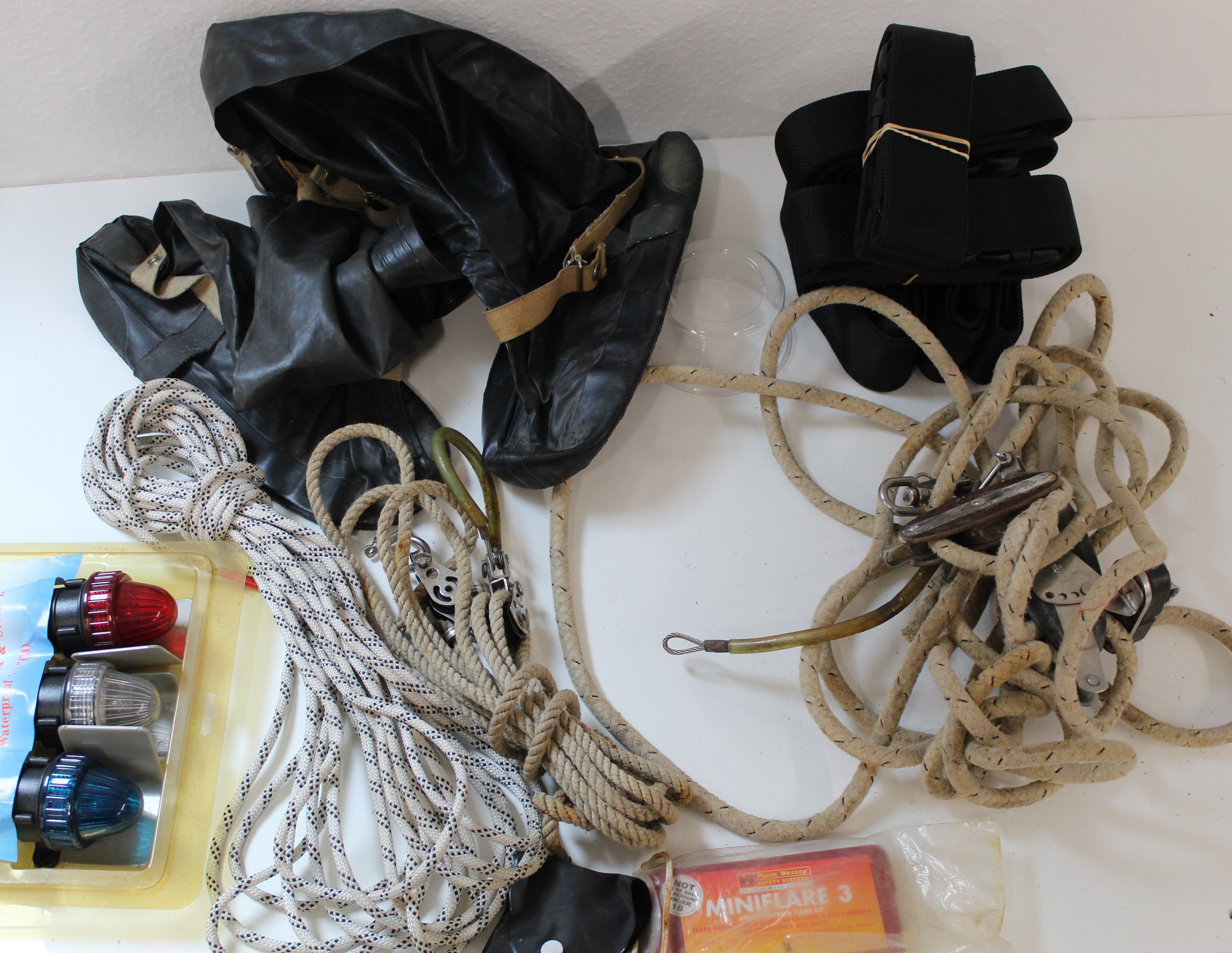 Sailing Items, including life jackets / buoyancy aids, ropes, cleats, lighting, waterproof boots, - Image 3 of 3
