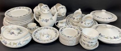 Royal Doulton Burgundy pattern part dinner/tea service