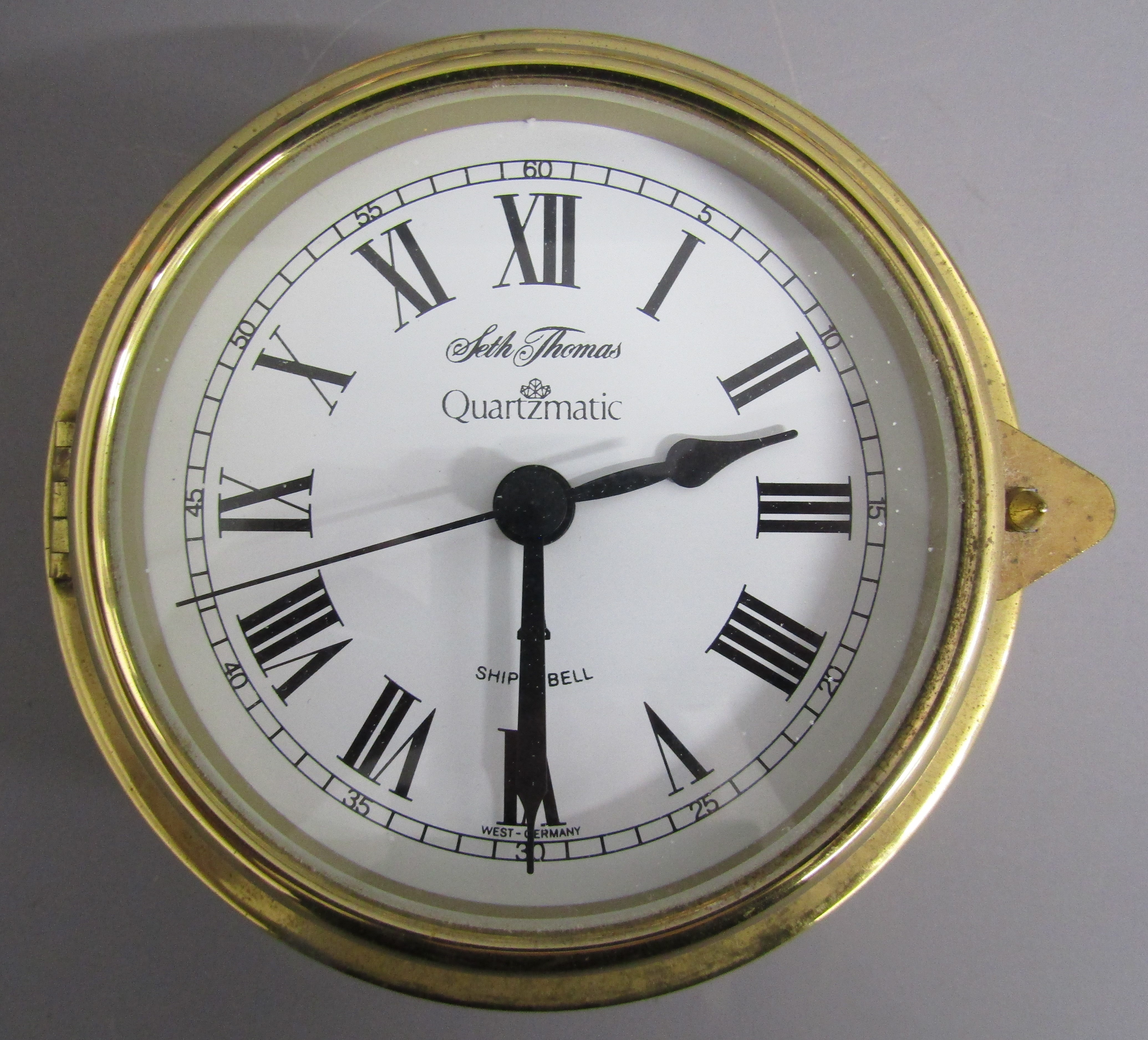 Seth Thomas quartzmatic ships bell clock, Royal Doulton Rip Van Winkle & The falconer tankards, - Image 4 of 5
