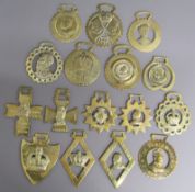 Collection of King Edward VII horse brasses includes rare Peace Keeper and Maltese cross