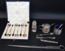 Cased set of silver coffee bean spoons Mappin & Webb Sheffield 1924, silver three piece condiment