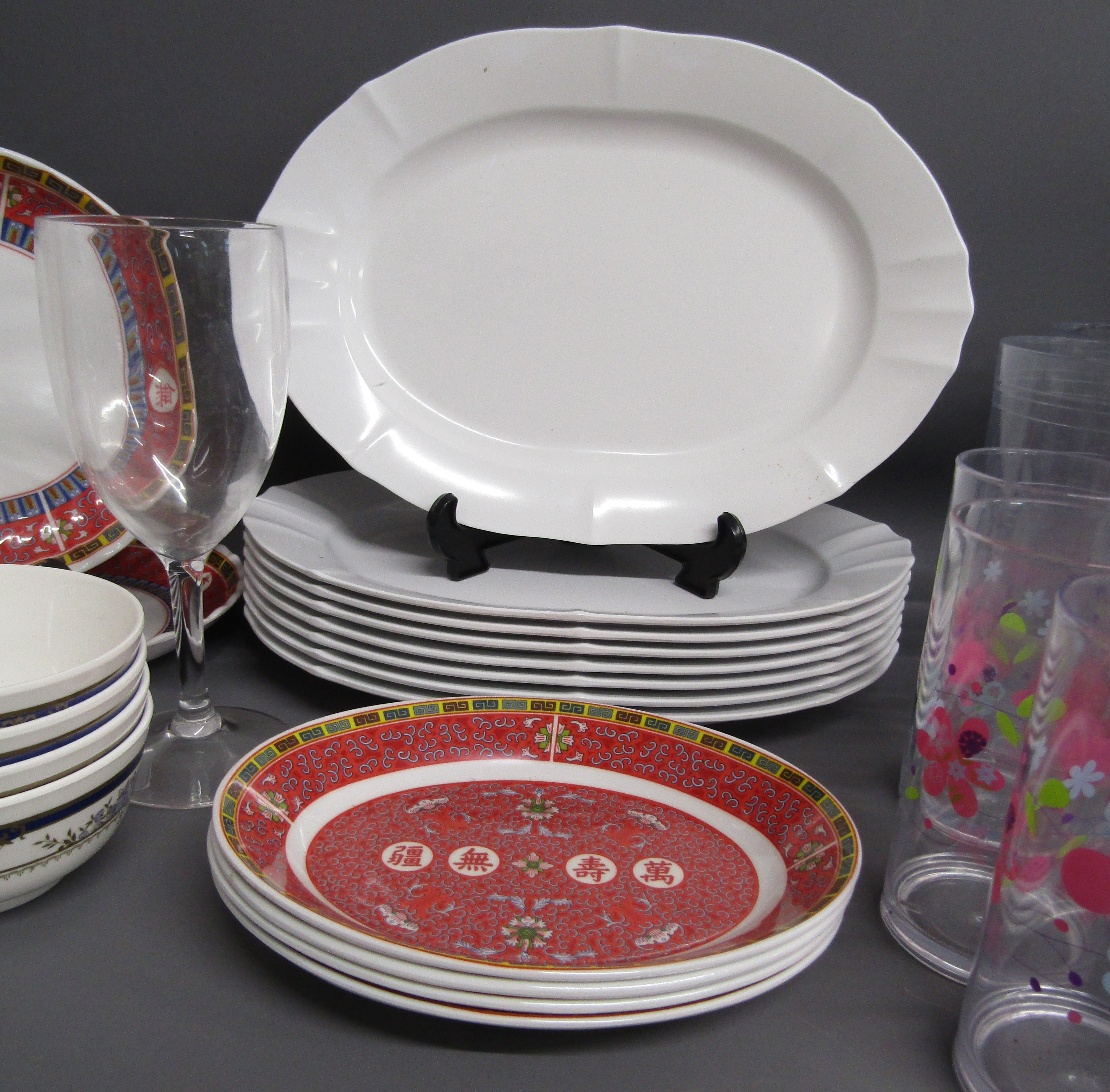 Collection of plastic table ware includes Oriental design Fataco plates and bowls, white melamine - Image 3 of 4