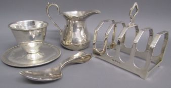 Silver selection includes James Dixon & Sons egg cup with attached saucer Sheffield 1945 1.9ozt,