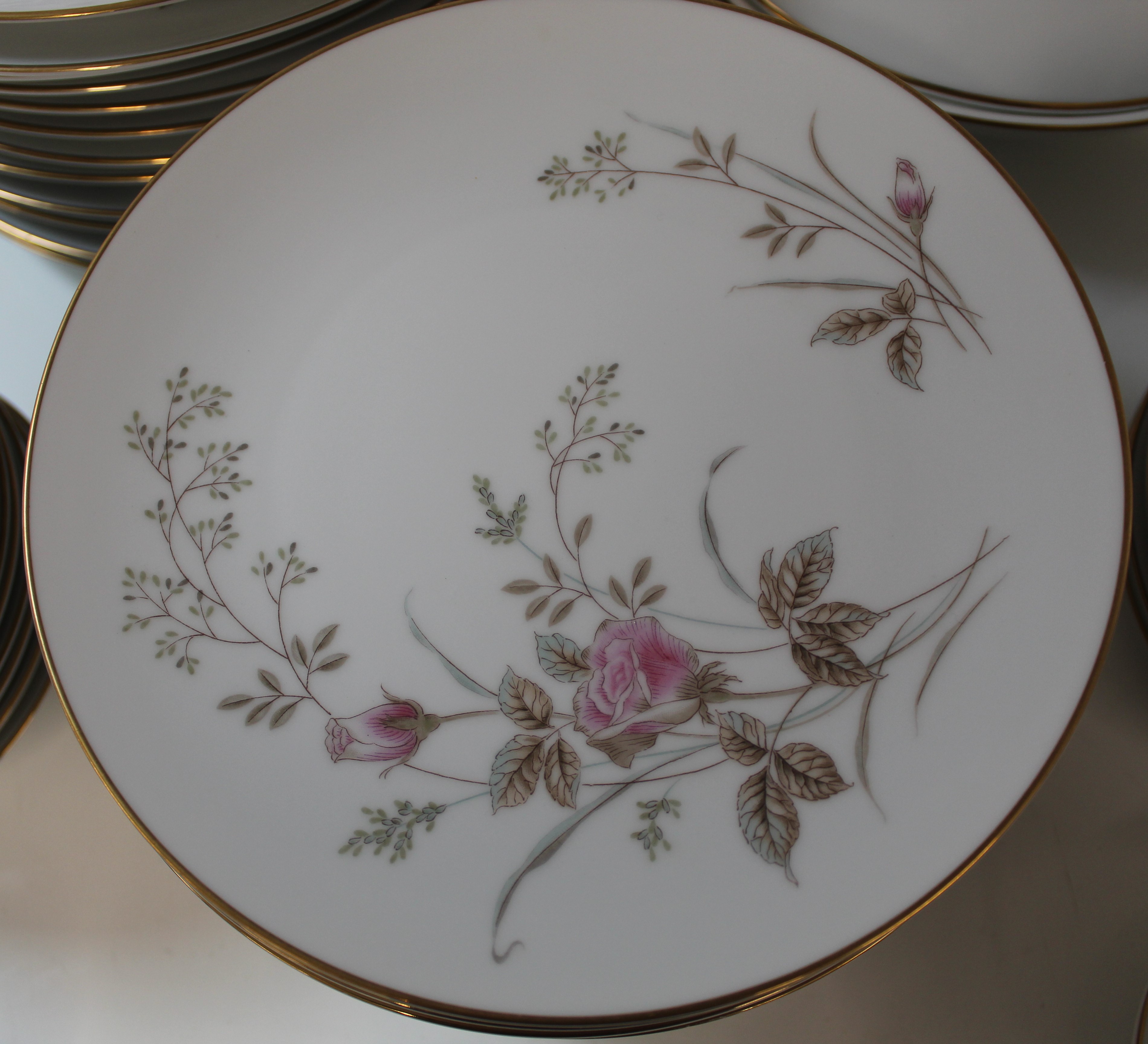 Noritake "Luise" Dinner Service consisting of 12 x Dinner Plates ( 1 chipped), 12 x Bowls. 12 x - Image 3 of 4
