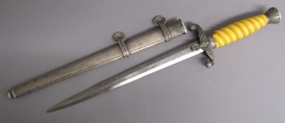 WW2 Army (Heer) Officer German dagger has flattened pommel with oak leaf design, slight damage to