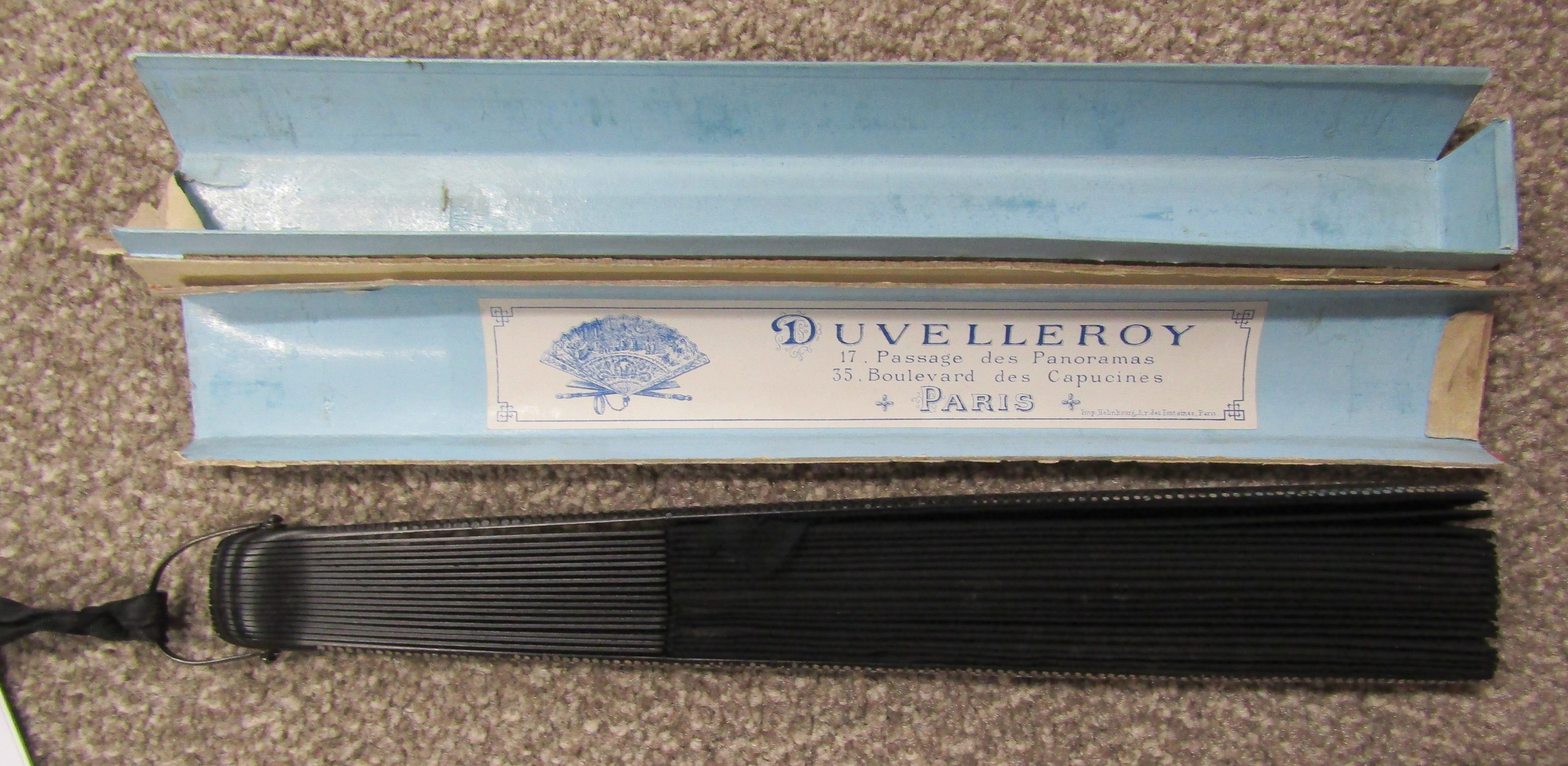 Duvelleroy fan with original box, Mdina, Wedgwood & clear bubble glass paperweights and a - Image 2 of 4