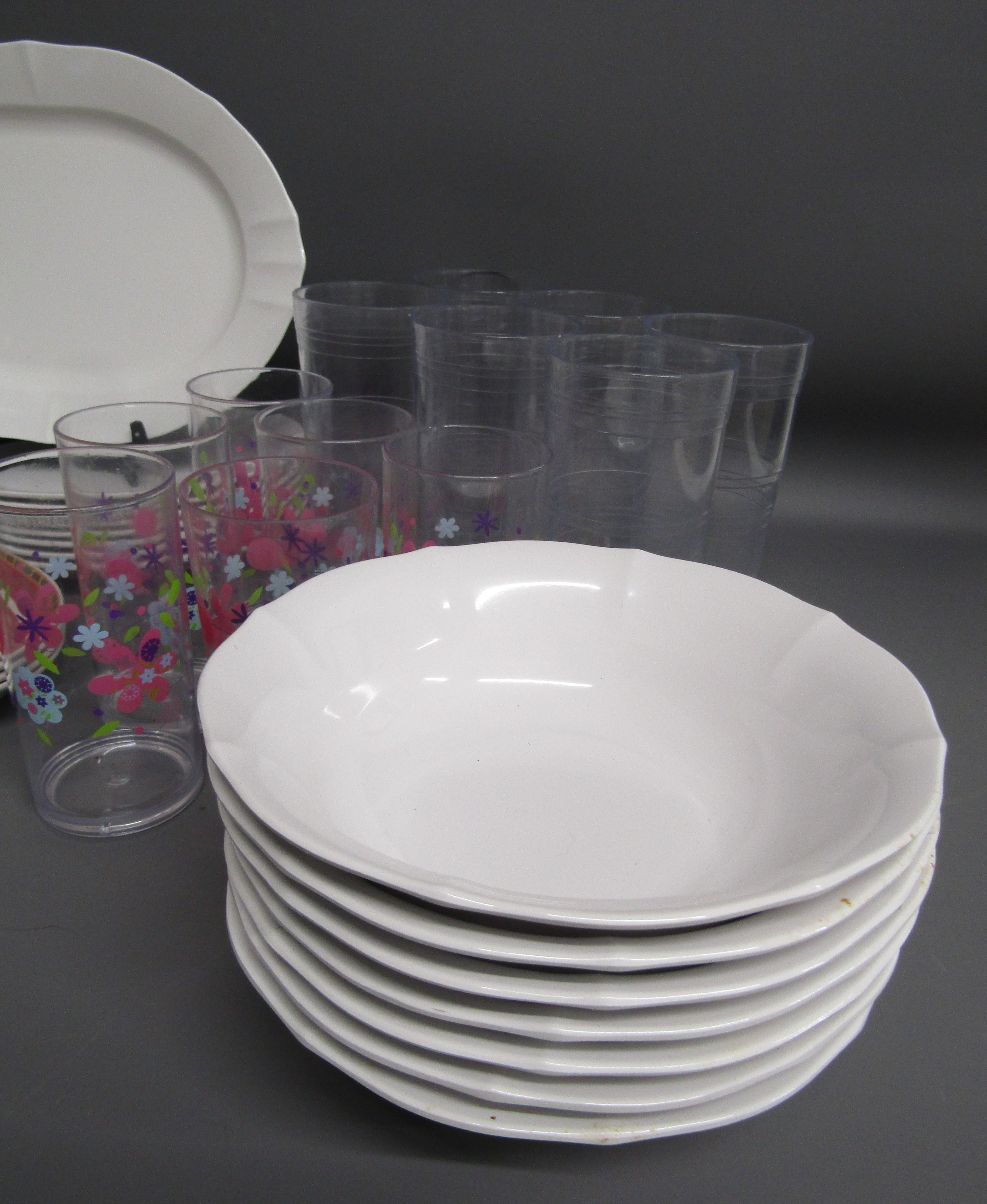 Collection of plastic table ware includes Oriental design Fataco plates and bowls, white melamine - Image 4 of 4