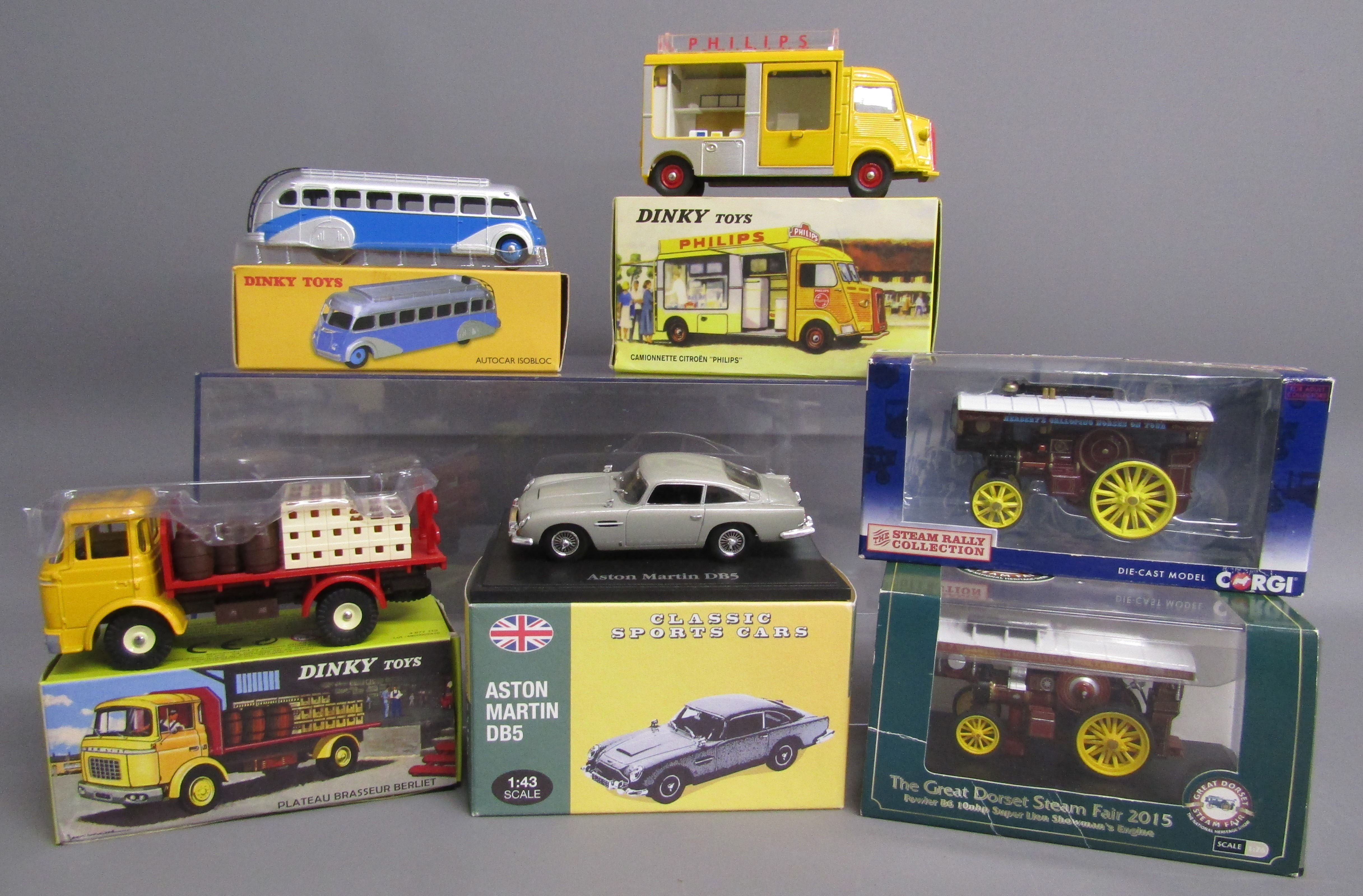 Boxed diecast cars - Dinky Autocar Isobloc 29E, rewery Flat bed Truck 588, Philips Citroen 587,
