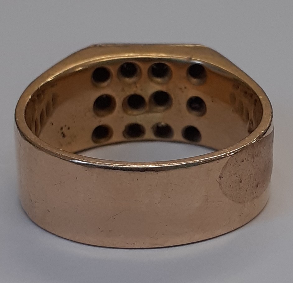 Gents gold ring (tests as between 9 - 14ct) set with 12 diamonds, approx. 0.45ct - ring size 2 - - Image 4 of 4