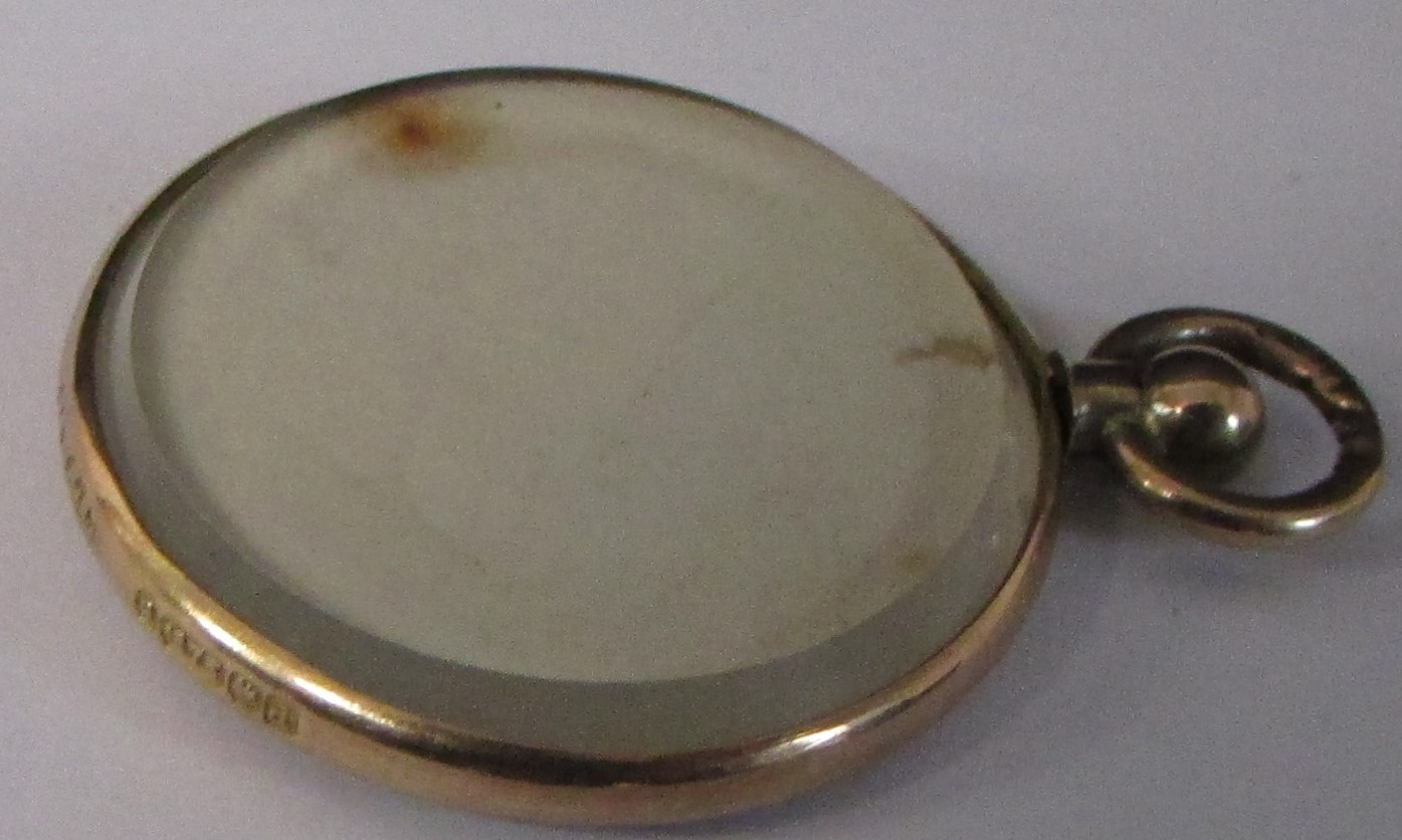 9ct gold double sided pendent containing photo, 3.3g - Image 2 of 2