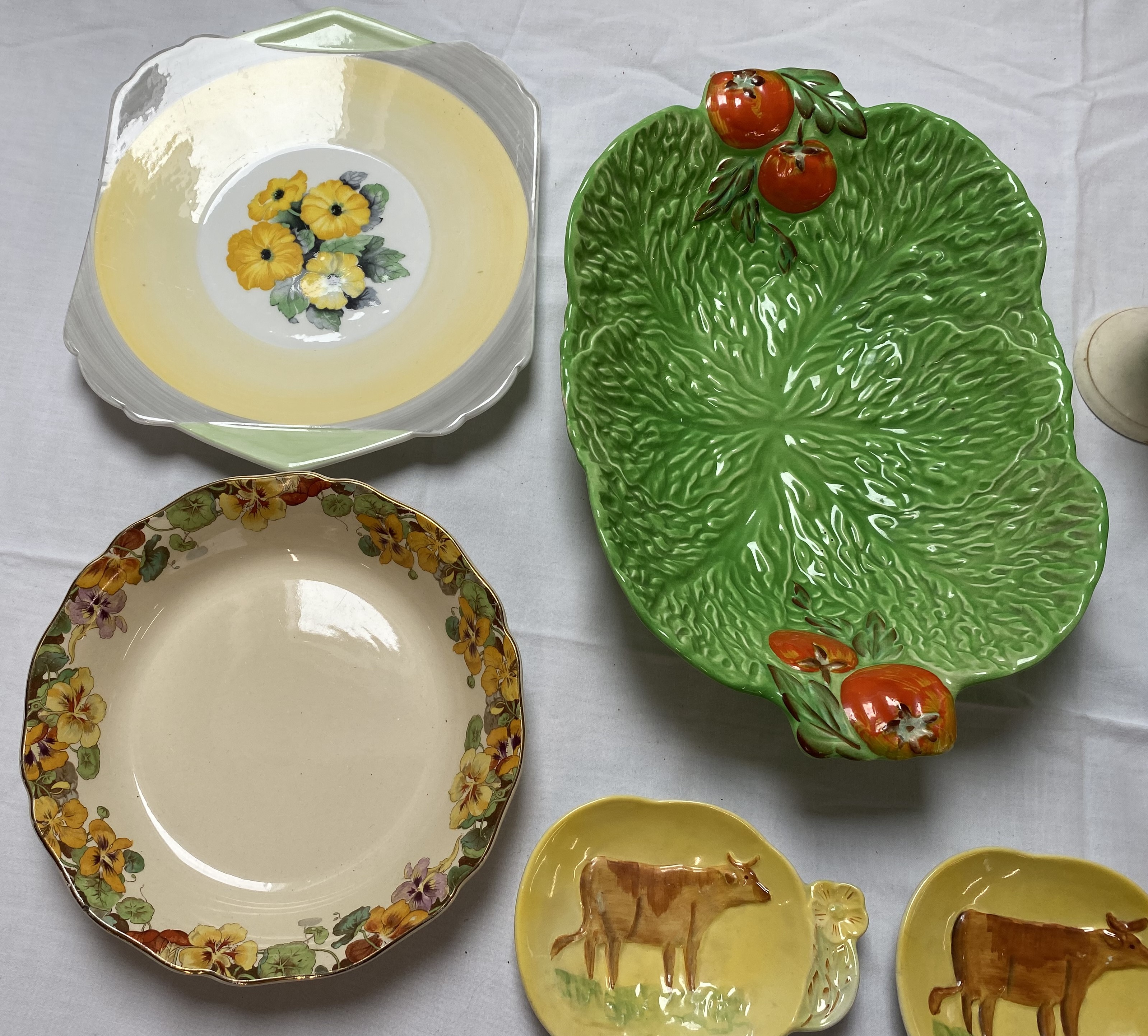 Selection of ceramics including Beswick cow plates, Beswick salad leaf bowl, Royal Doulton plate and - Image 3 of 5