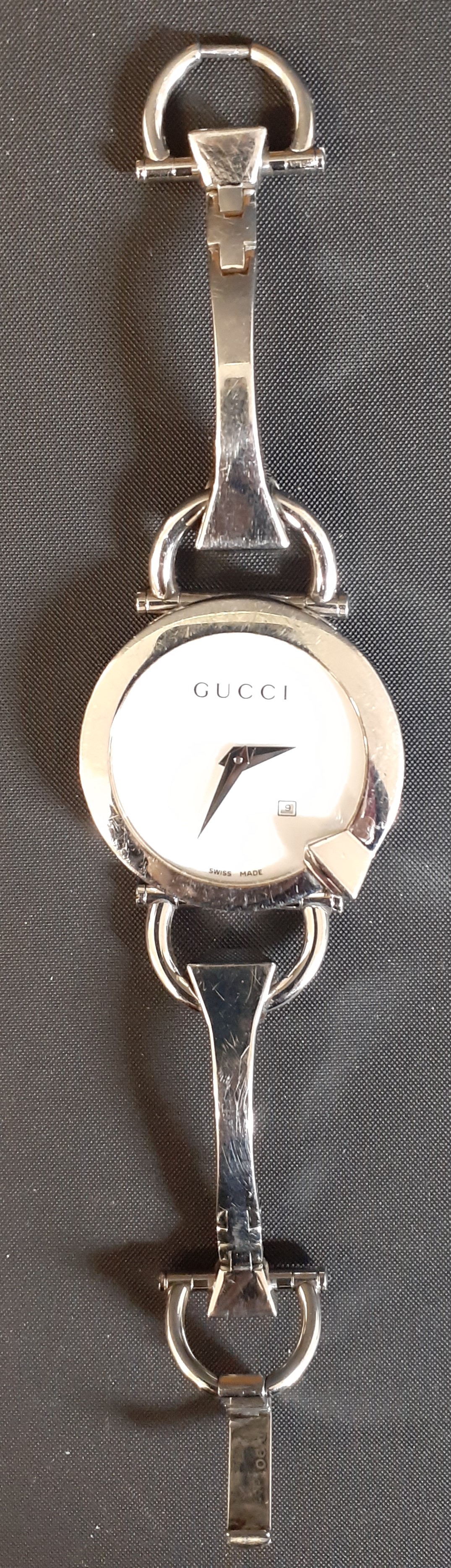GUCCI - a stainless steel ladies quartz Chiodo 122.5 model wristwatch, fitted with a white dial, - Image 2 of 3