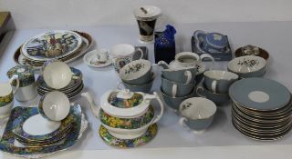 Mixed lot of various part tea services and decorative plates, including Paragon, Royal Doulton,