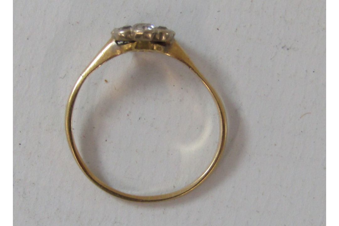 Tested as 18ct gold diamond daisy ring (missing 1 diamond) - ring size M -  1.76g - Image 3 of 4
