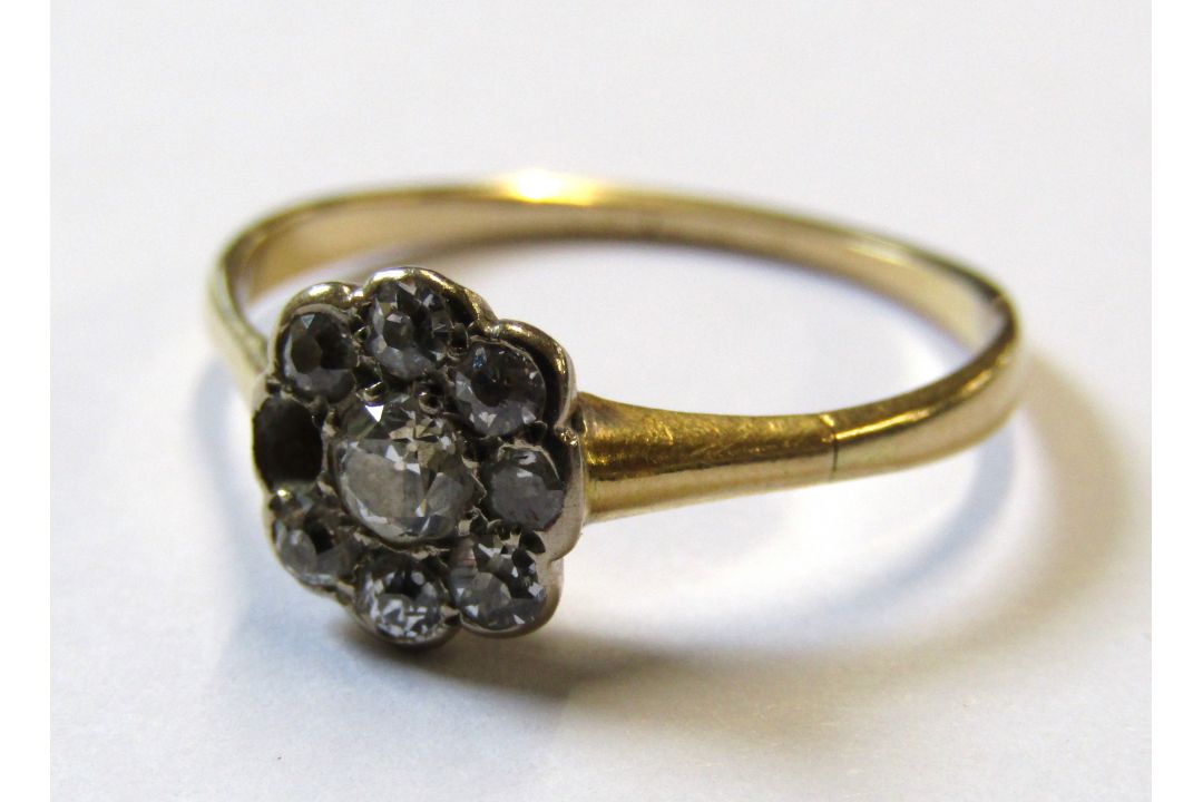 Tested as 18ct gold diamond daisy ring (missing 1 diamond) - ring size M -  1.76g - Image 1 of 4