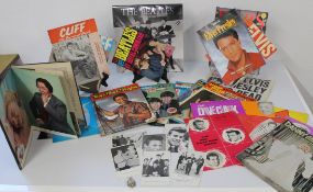 Large selection of pop memorabilia consisting of Pop Pics magazine, souvenir programs, autographed