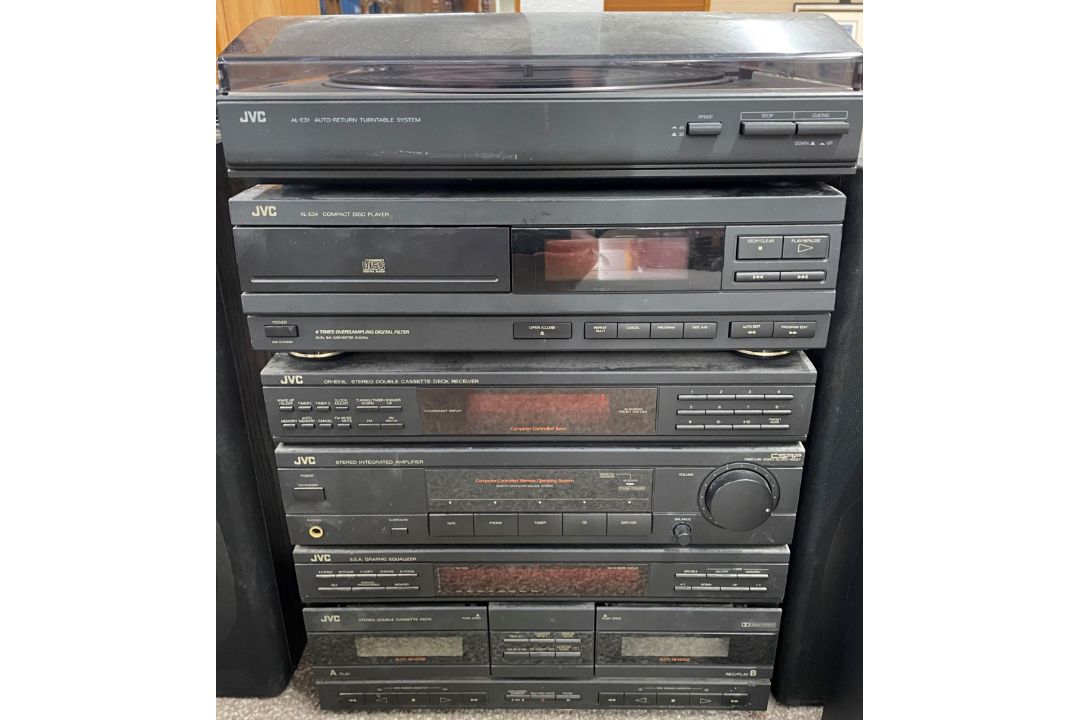 JVC stack HiFi system comprising a AL-E31 turntable, KL-E34 CD player, graphics equalizer,  DR- - Image 2 of 3