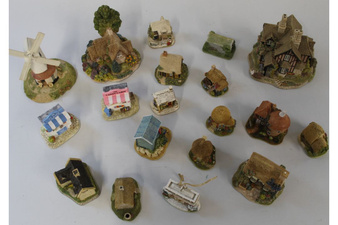 Collection of Lilliput Lane Cottages to include Woodman's Retreat, Xmas Cracker, Chatsworth View, - Image 2 of 2
