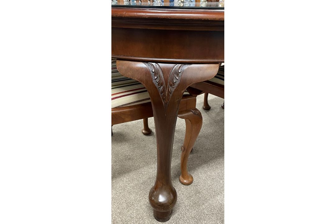 Early 20th century wind out dining table L 212cm W 107cm with a glass top & 6 matching Chippendale - Image 2 of 4