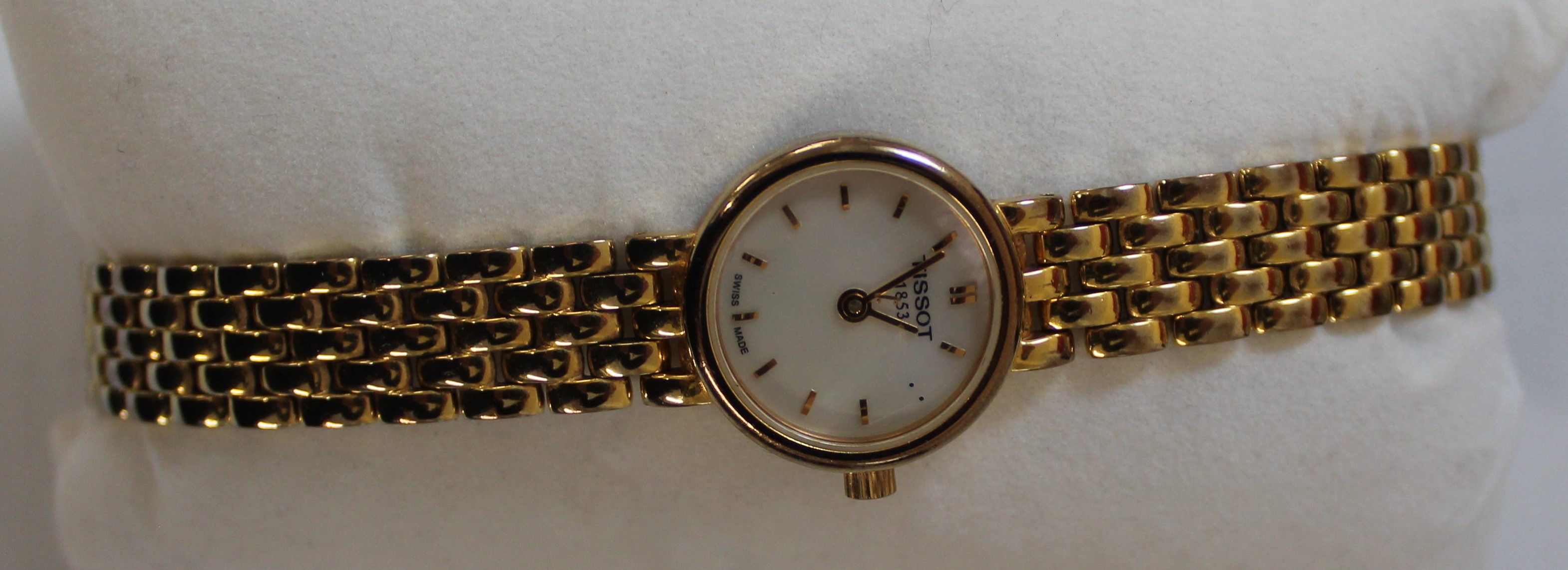 Tissot stainless steel ladies watch with mother of pearl style dial, ref no T058009A in presentation - Image 2 of 2