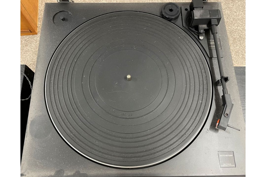 JVC stack HiFi system comprising a AL-E31 turntable, KL-E34 CD player, graphics equalizer,  DR- - Image 3 of 3