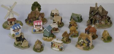 Collection of Lilliput Lane Cottages to include Woodman's Retreat, Xmas Cracker, Chatsworth View,