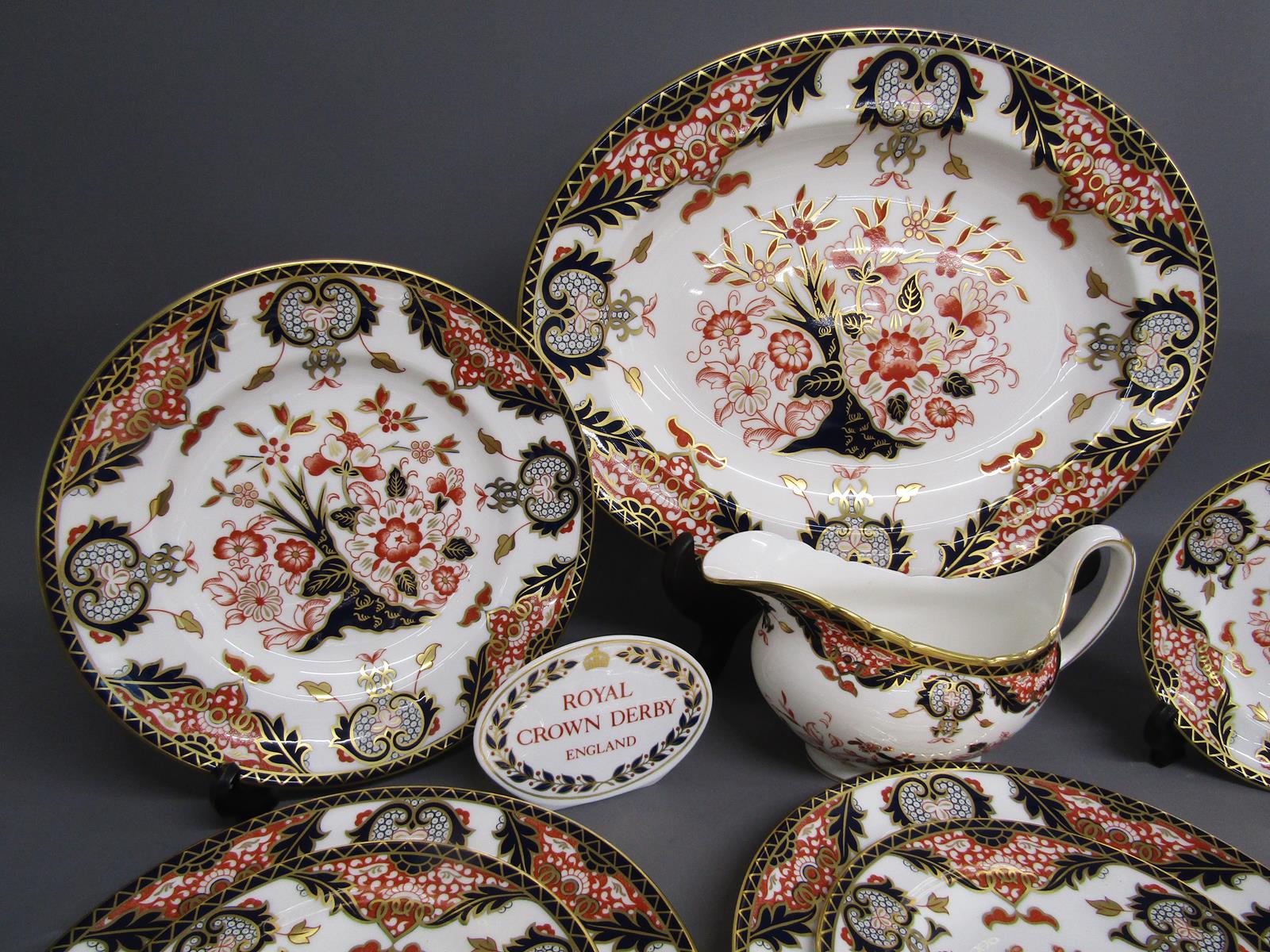 Royal Crown Derby 'Derby Japan' A1336 - 6 x 22cm plate - 6 x 16cm plates - gravy dish and plate - - Image 5 of 6