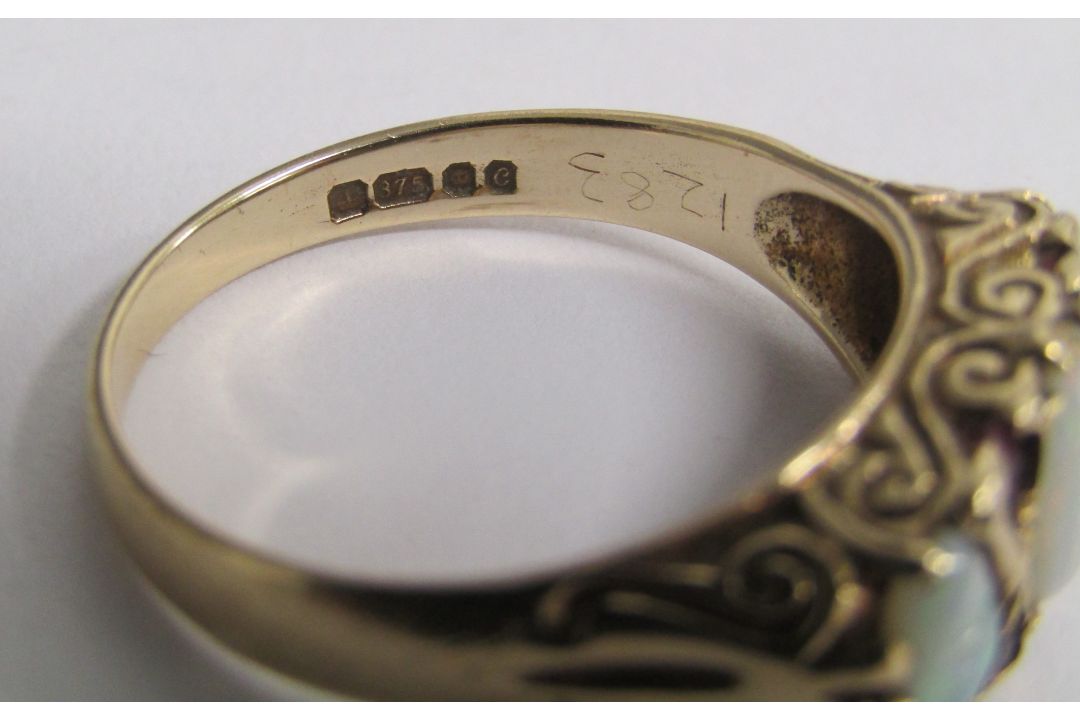 9ct gold opal and ruby ring - ring size O/P - total weight 3.3g (slight damage to 2 opals) - Image 7 of 9