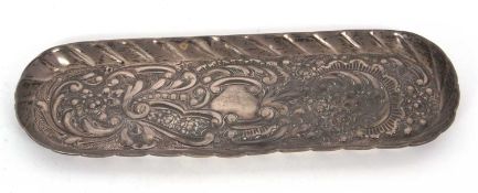 An Edwrdian silver embossed pen tray hallmarked for Birmingham 1905, 28cm long, 88gms