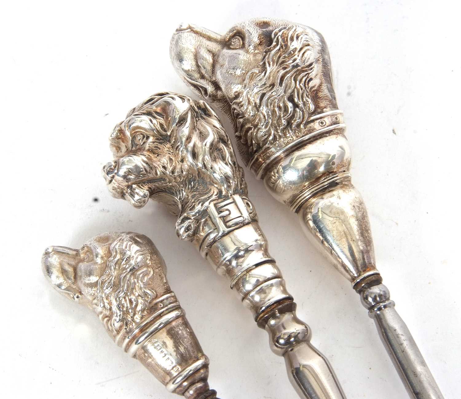 A group of three button hooks to include a Victorian silver mounted novelty "dog" button hook, - Image 3 of 3