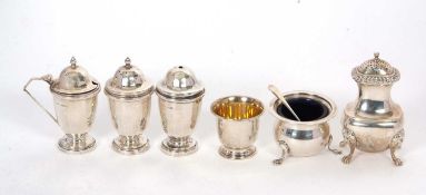 Mixed Lot: George VI silver three piece condiment set comprising hinged mustard and liner, salt