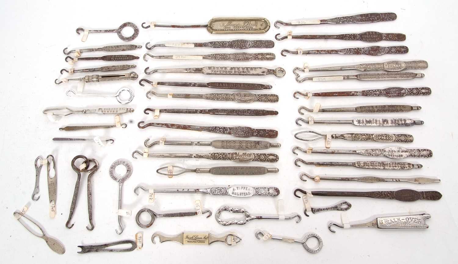 Quantity of steel advertising button hooks to include a Bishop & Son of Diss, T Calver, 10 St
