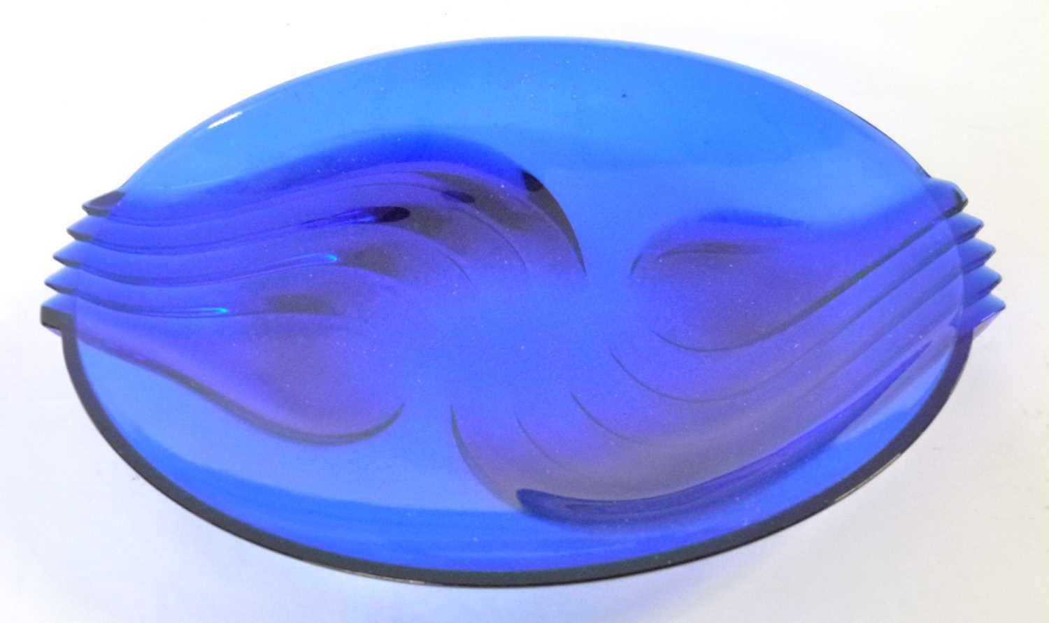 A large blue glass Art Deco style bowl together with a carved wooden model of a crocodile - Image 3 of 5