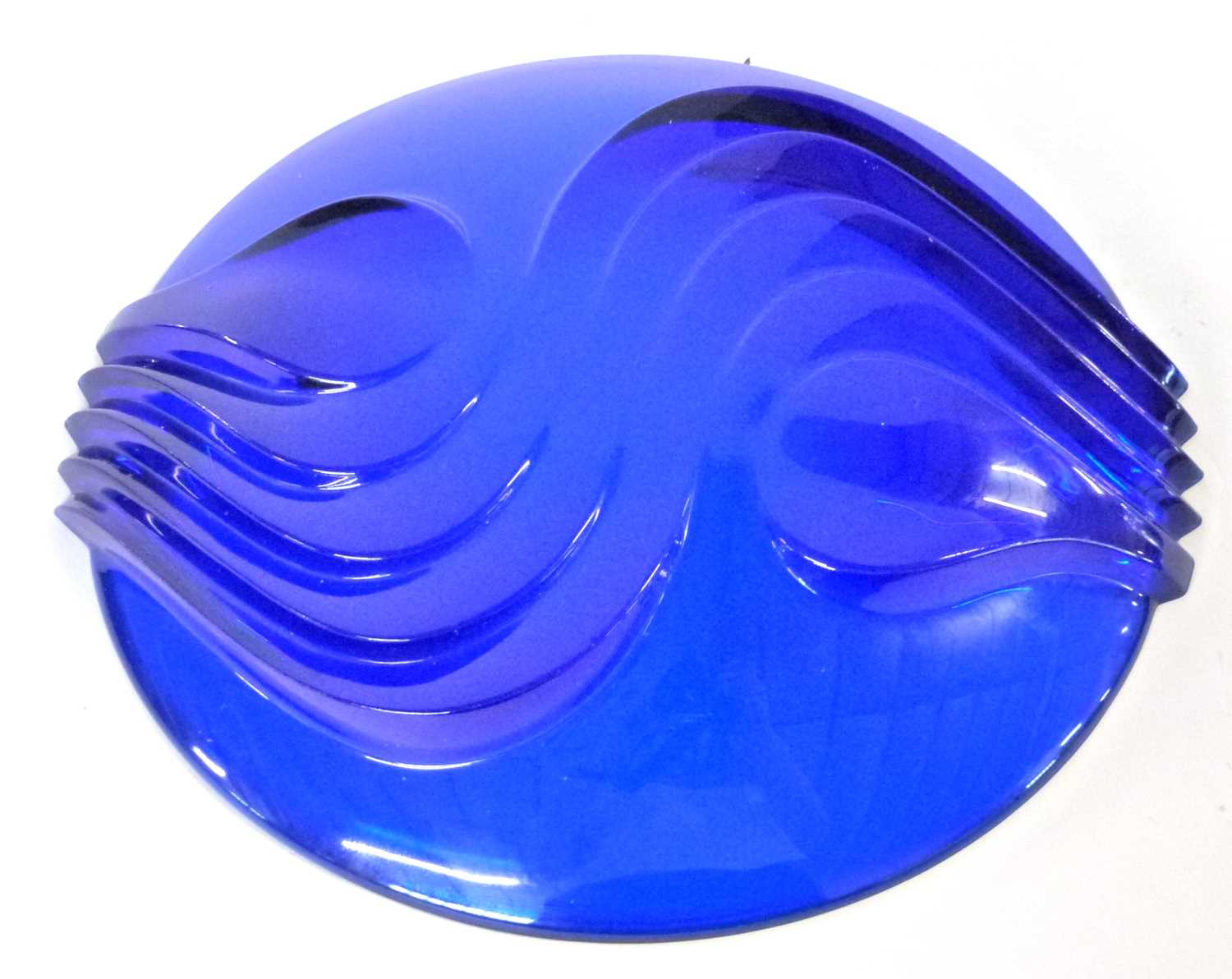 A large blue glass Art Deco style bowl together with a carved wooden model of a crocodile - Image 5 of 5