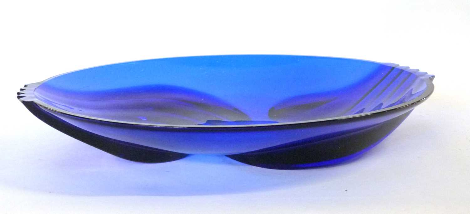 A large blue glass Art Deco style bowl together with a carved wooden model of a crocodile - Image 2 of 5