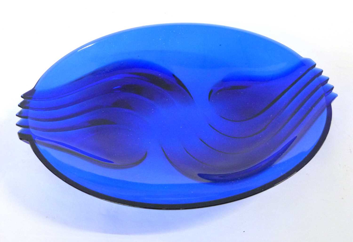 A large blue glass Art Deco style bowl together with a carved wooden model of a crocodile - Image 4 of 5