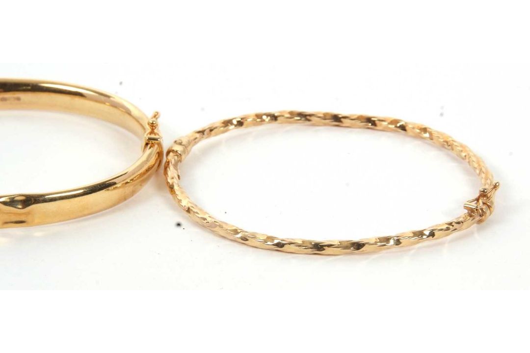 Two 9ct bangles and another: to include a 9ct hinged bangle stamped 375 with Sheffield assay mark, - Image 3 of 4